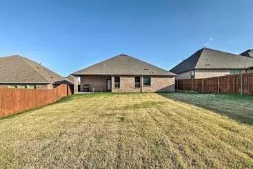 コテージ Aledo Home: Covered Patio & Yard, Near Fort Worth!