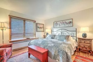 Mökkimajoitus 10 Mi To Santa Fe Plaza: Casita W/ Mtn View!