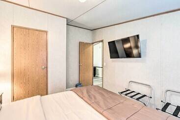 茅舍 Charming Countryside Home W/ Covered Porch!