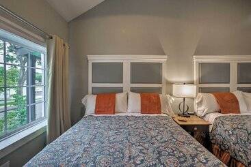 Downtown Branson Cottage W/ Pool Access!