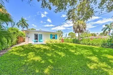 コテージ Home Close To Naples Beach   Pets Welcome!