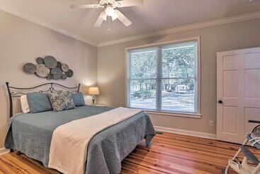 별장 Lakefront Retreat W/ Game Room & Private Dock!