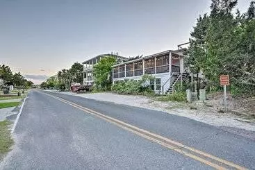 コテージ Pawleys Island House,   Steps To Beach & Creek!