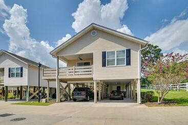 Updated Myrtle Beach Cottage W/ Shared Pool!