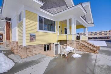 茅舍 Beautiful Historic Home Near Bryce Canyon!