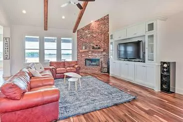 コテージ Central Texas Home W/ Rolling Pasture Views!