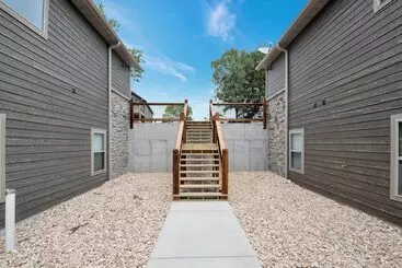 Mökkimajoitus Lavish Retreat W/ Decks, Steps To Table Rock Lake!