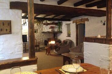 Relax In Mountain View Cottage At Cwmiar Farm