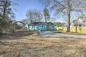 Mökkimajoitus Charming Carrboro Home   Walk To Downtown!