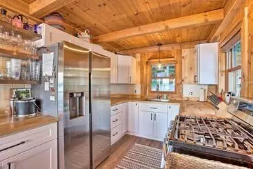 Updated Glen Arbor Cottage On Lake: Dock & Mooring