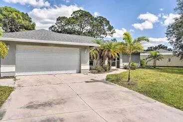 Mökkimajoitus 4 Mi To Beaches: Home W/ Lanai & Yard In Venice!