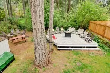 Mökkimajoitus Anderson Island Home W/ Hot Tub, Near Beaches