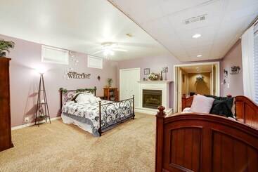 بيت ريفى Waterfront Beaver Lake House W/ Deck & Fire Pit!