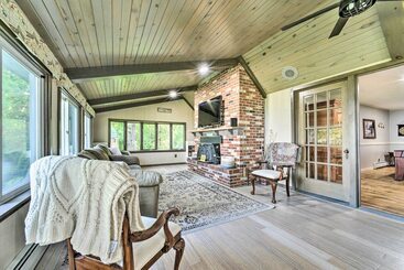 קוטג'' Waterfront Lake Huron Getaway: Private Beach!