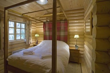 בקתות Bcc Loch Ness Log Cabins