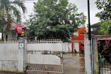 酒店 Adhyaksa Syariah Guest House By Oyo Rooms