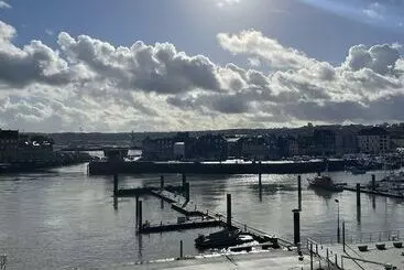 Hotel La Tour Aux Crabes