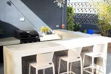 هتل Nomada Beach Hostel   Adult Only