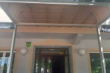 فندق فئة نجمة واحدة Oroso