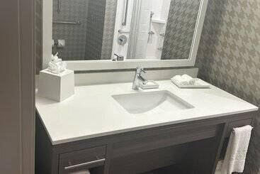 فندق Home2 Suites By Hilton Racine