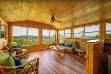 Mökkimajoitus Little Greenbriar Lodge