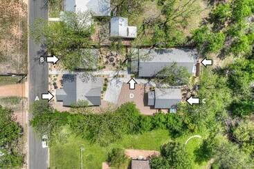 The Grove B Stylish Cottage Walk To Main