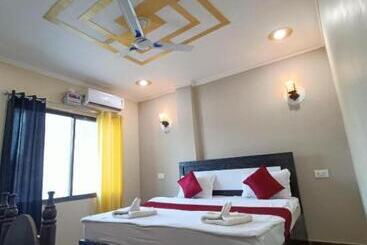 Hotel Goroomgo Mohit Paying Guest House Varanasi