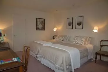 40 Thornycroft Street Bed And Breakfast