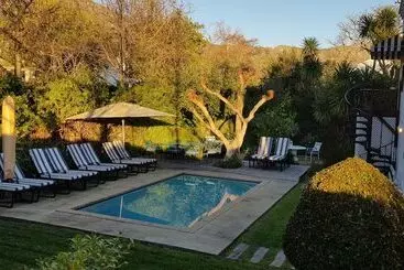 تختخواب و صبحانه Maison Chablis Guest House
