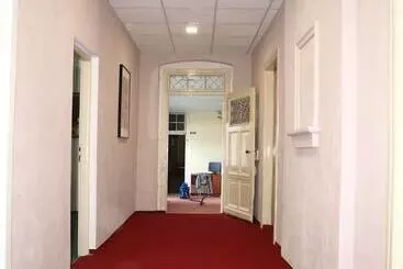 هتل Pension Village