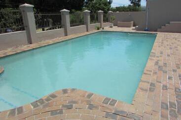 דירה Serengeti Self Catering Units