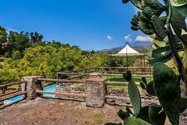Apartamentos turísticos Villa Bonaccorso   Antica E Maestosa Villa Con Piscina Ai Piedi Dell Etna