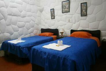 Hostel Wulzer Samana Wasi Andahuaylillas