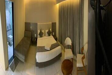 هتل Dwarkesh Dwarka