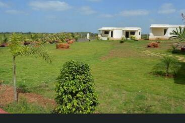 Green Magical Hill Resort   Gir