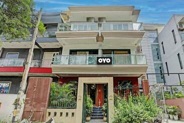 Collection O Hotel Rose Gold