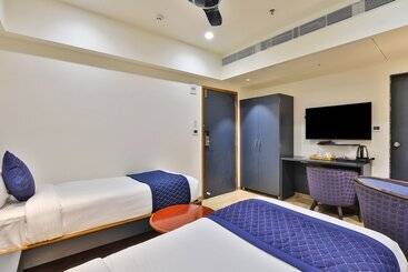 Fabhotel Prime Empyrean