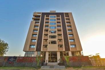 Fabhotel Prime Empyrean