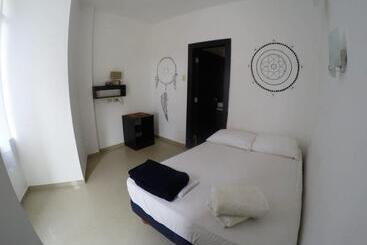 ペンション Kiwi Montañita