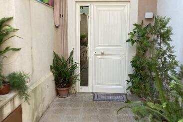 פנסיון Dalie S House San Leone Centro