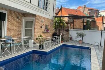 The Melbourne Hostel