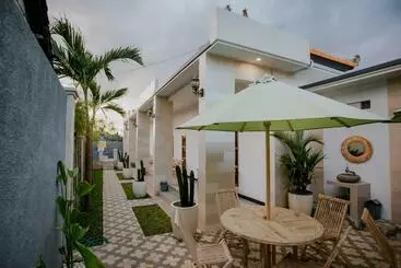 Seven Angels Villa And Hostel