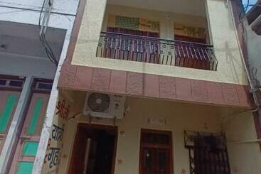 Pensão Shreeji Guest House