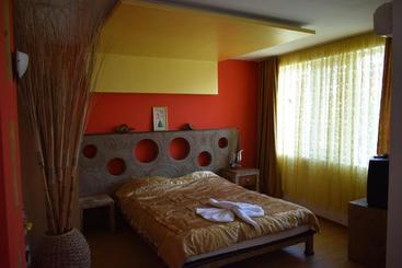 בית מלון כפרי Sunny  Viki Guest House