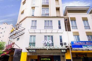 Hotel OYO 331 i Boutique 
