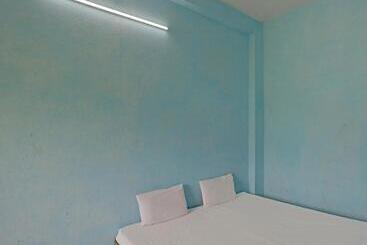 Hotel Spot On Mathurawala Parisar