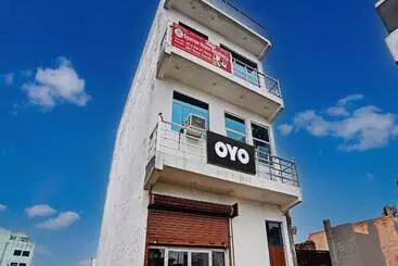 Hotelli Oyo Flagship Sparrow House Residency
