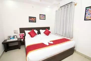 Octave Hotel Jm Residency