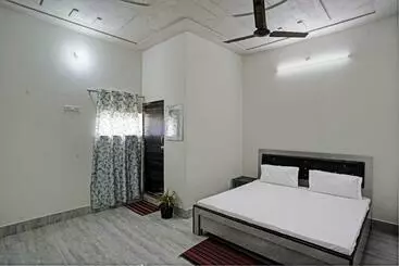 Hotel Uv Gosana Mathura