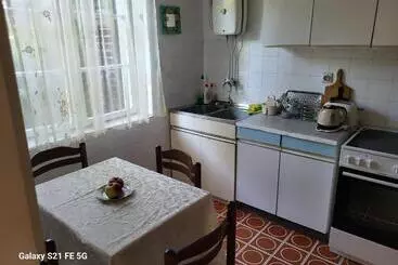 پانسیون Lovorika